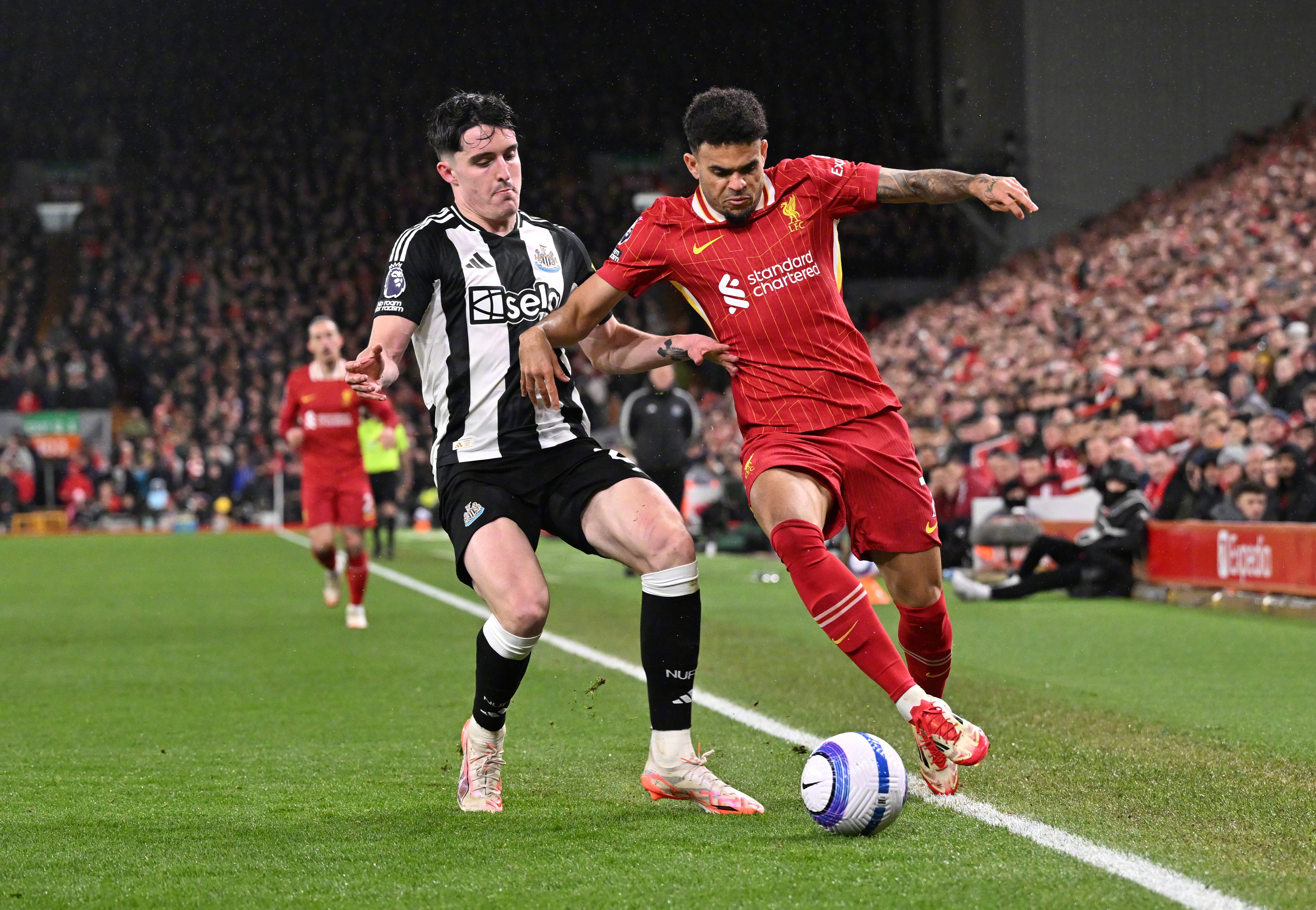 关于英超赛程吃紧；波士顿凯尔特人冲刺阶段豪取连胜；悬念犹存；身体对抗强度拉满的信息