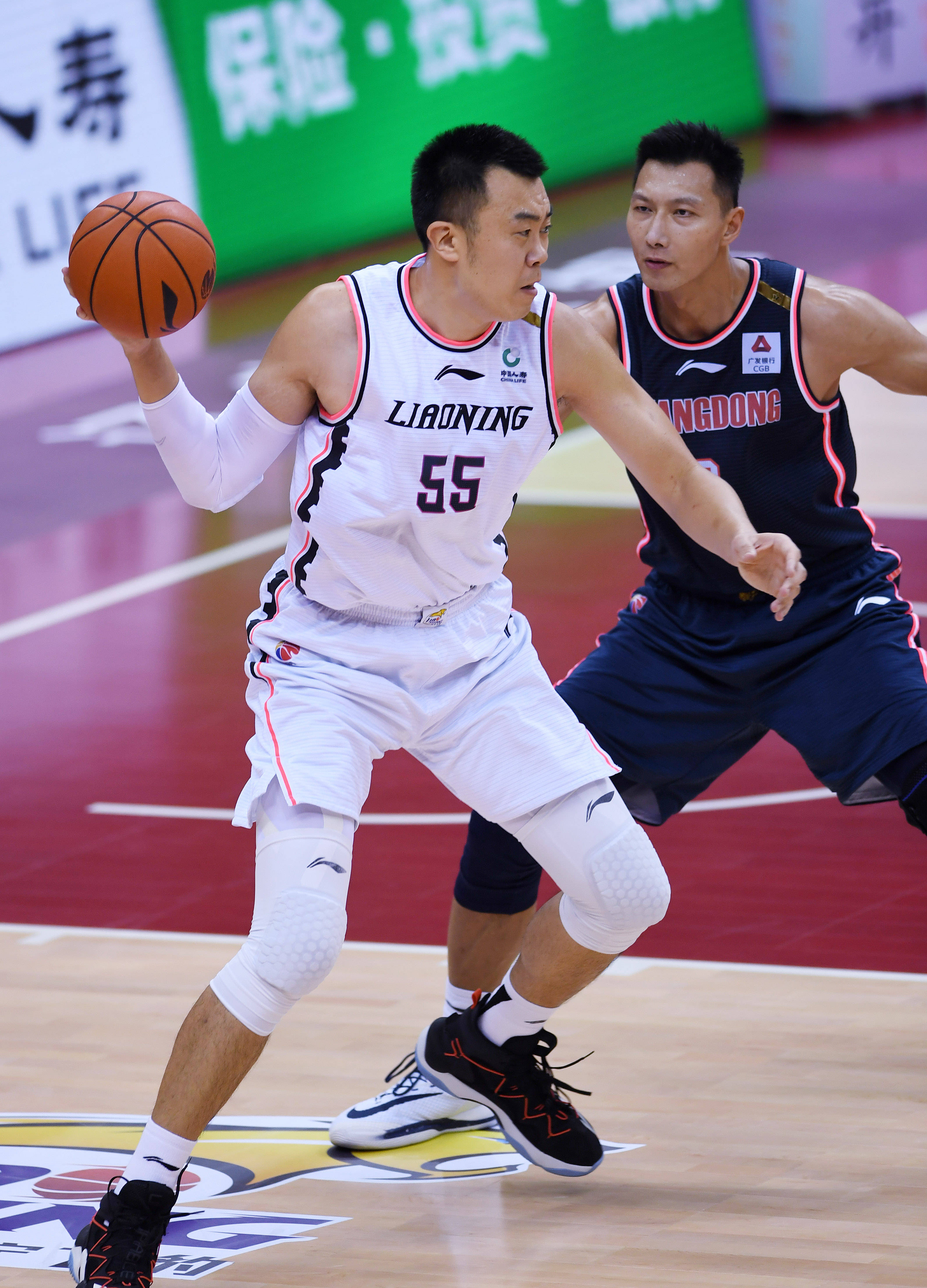 包含赛前CBA常规赛焦点战，辽宁本钢手感冰凉，更衣室稳定，年轻球员得到机会的词条